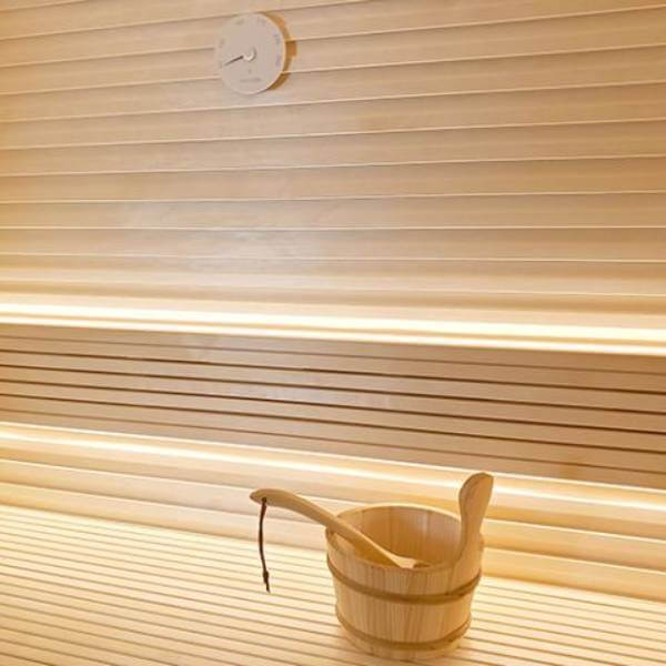 SaunaLife Accessory Package 4, Wooden 1-Gallon Sauna Bucket Set with Wood Ladle and White Thermometer - Image 3